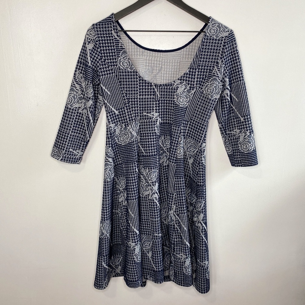 ModCloth Houndstooth Floral Rose Half Sleeve Dress - Picture 5 of 6